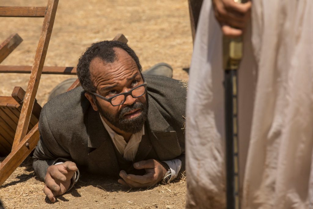 Resumen temporada 2 de Westworld, Berard Lowe no se entera